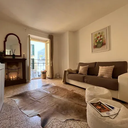 Holiday home La Finestra Sul Molo - By Myhomeincomo
