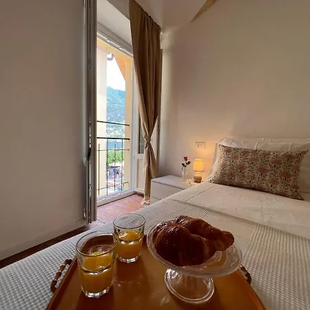 Holiday home La Finestra Sul Molo - By Myhomeincomo *