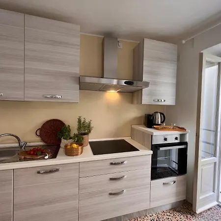 Holiday home La Finestra Sul Molo - By Myhomeincomo *