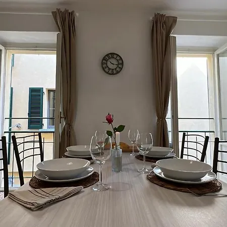 Holiday home La Finestra Sul Molo - By Myhomeincomo *